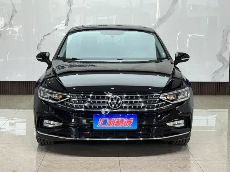 2023 Volkswagen Magotan с пробегом 33 000 км