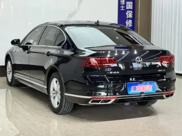 2023 Volkswagen Magotan с пробегом 33 000 км