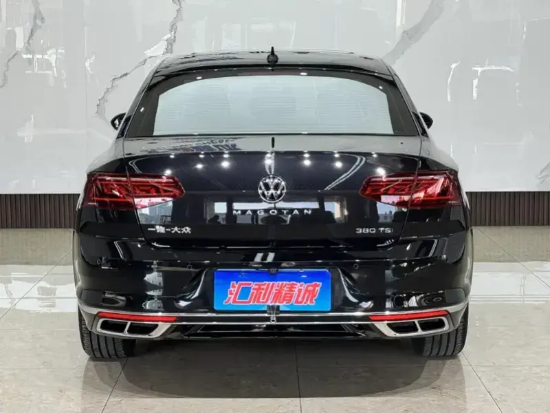 2023 Volkswagen Magotan с пробегом 33 000 км