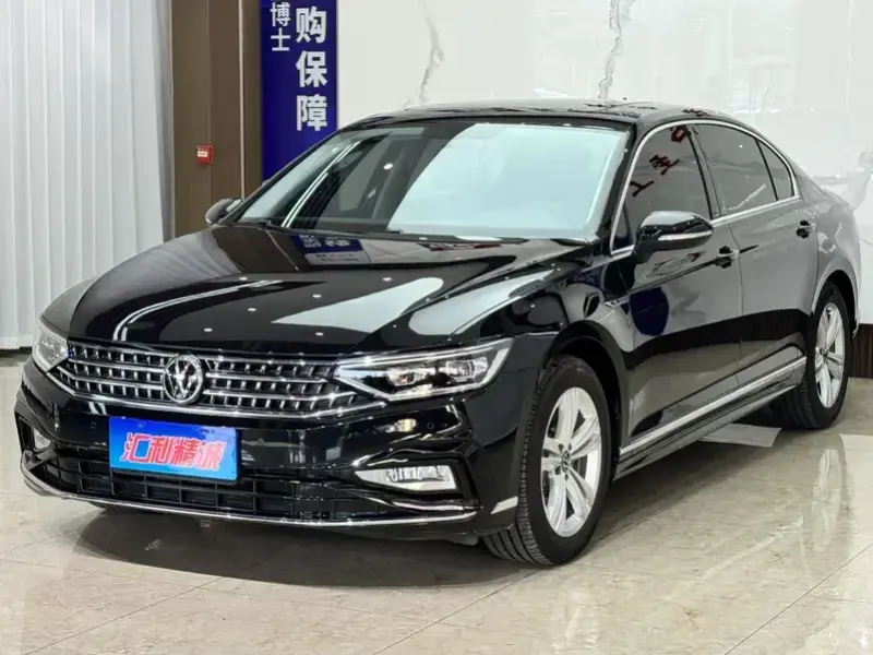 2023 Volkswagen Magotan с пробегом 33 000 км