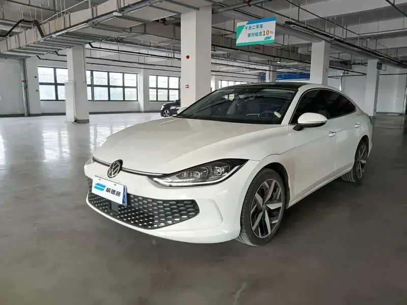 2024 Volkswagen Lamando с пробегом 15 900 км