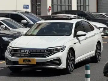 2025 Volkswagen Sagitar с пробегом 8 000 км