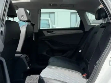 2025 Volkswagen Sagitar с пробегом 8 000 км
