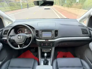 2016 Volkswagen Sharan с пробегом 130 000 км