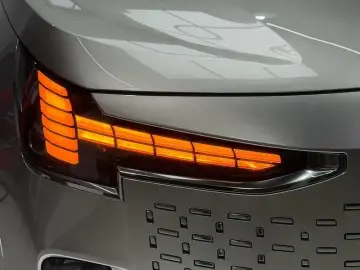 2025 Volvo EM90 с пробегом 47 000 км