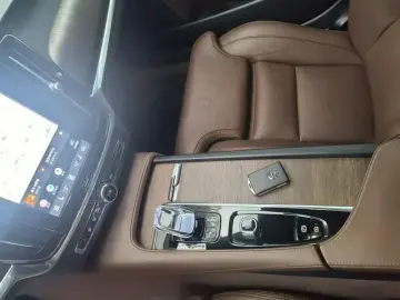 2025 Volvo S90 с пробегом 9 500 км