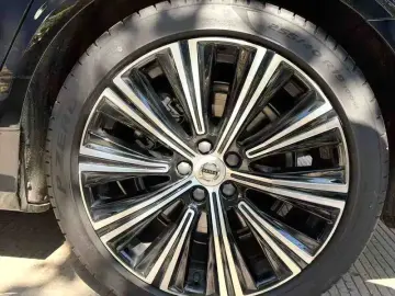 2025 Volvo S90 с пробегом 26 000 км