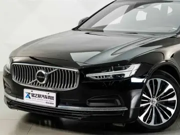 2025 Volvo S90 с пробегом 59 000 км