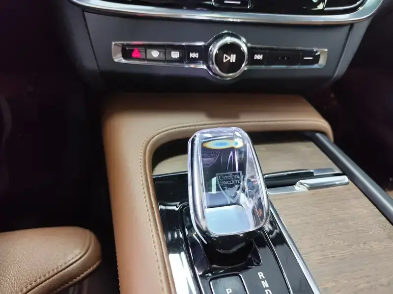 2025 Volvo S90 с пробегом 29 000 км