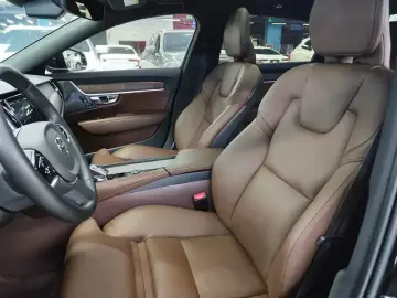 2025 Volvo S90 с пробегом 29 000 км