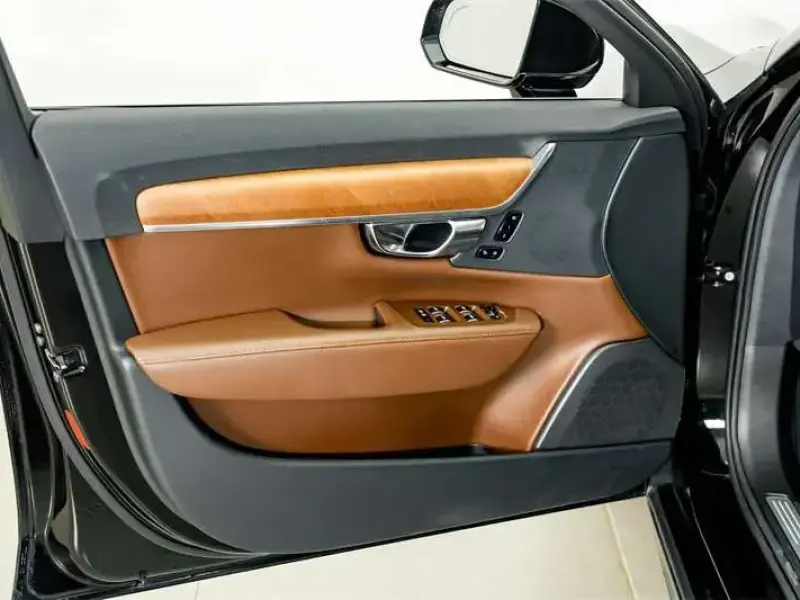 2025 Volvo S90 с пробегом 59 000 км