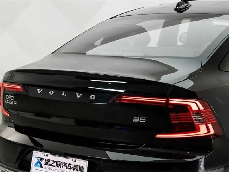 2025 Volvo S90 с пробегом 59 000 км