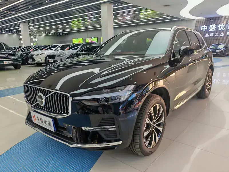 2025 Volvo XC60 с пробегом 18 000 км