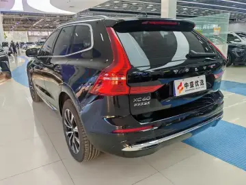 2025 Volvo XC60 с пробегом 18 000 км