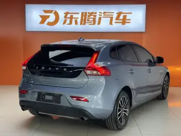 2018 Volvo V40 с пробегом 55 000 км