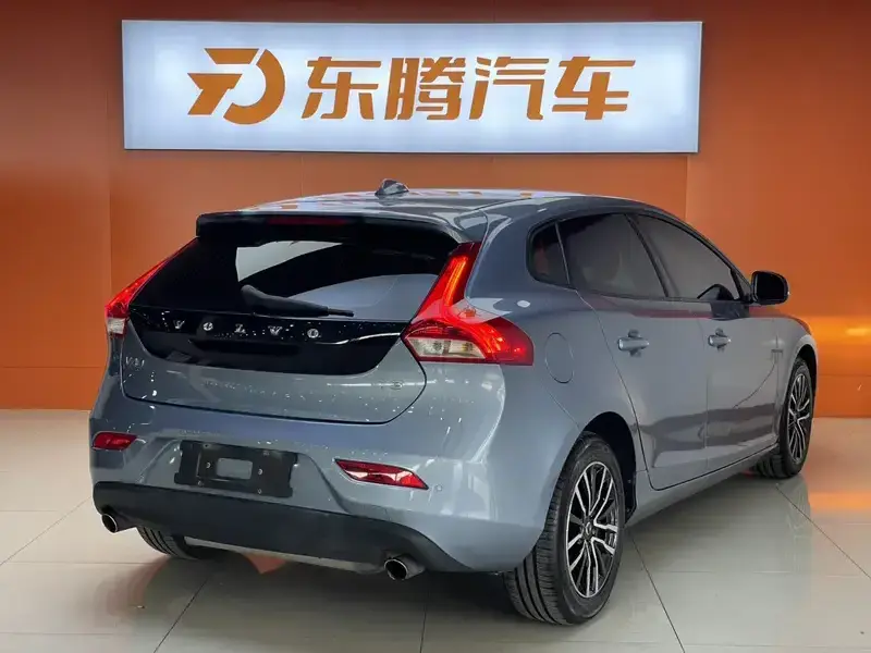2018 Volvo V40 с пробегом 55 000 км