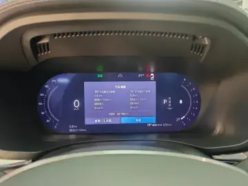 2025 Volvo XC60 с пробегом 18 000 км