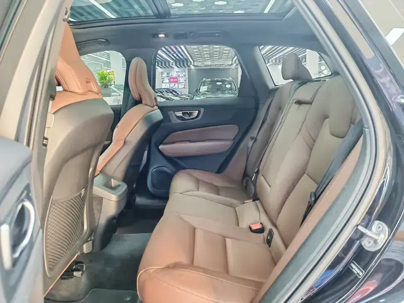 2025 Volvo XC60 с пробегом 18 000 км