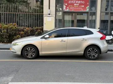 2018 Volvo V40 с пробегом 122 000 км
