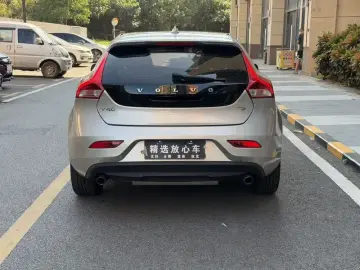 2018 Volvo V40 с пробегом 122 000 км