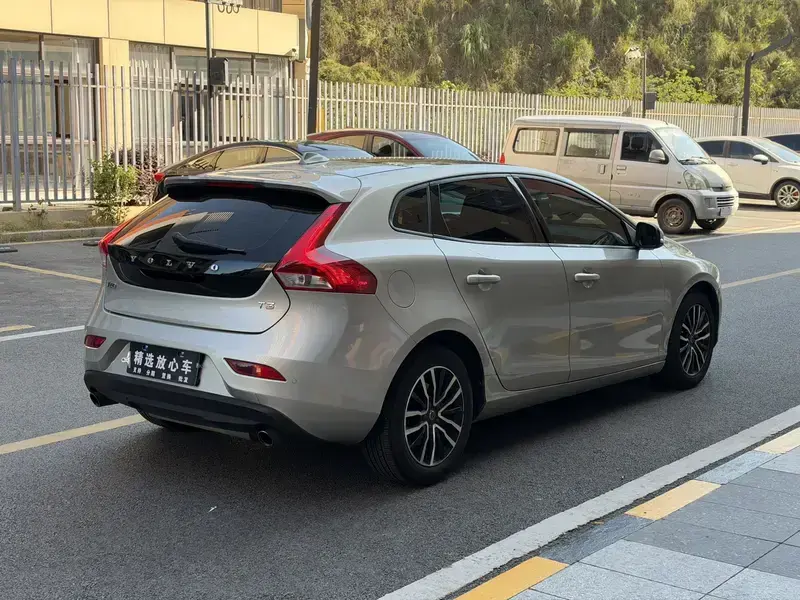 2018 Volvo V40 с пробегом 122 000 км