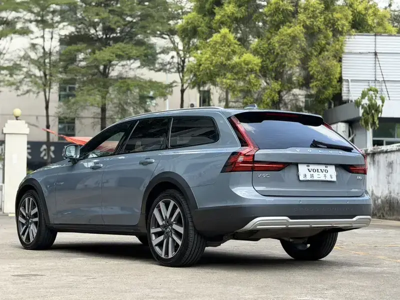 2022 Volvo V90 с пробегом 70 000 км