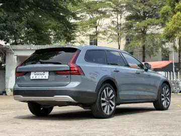 2022 Volvo V90 с пробегом 70 000 км