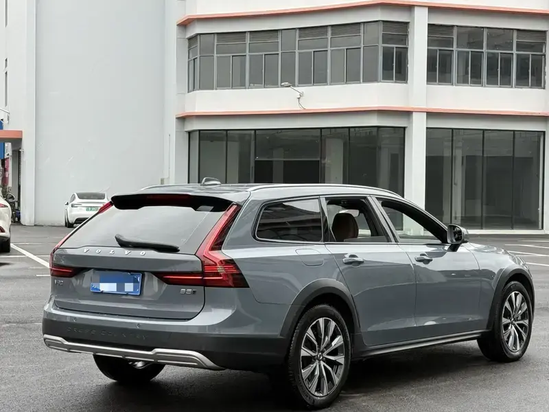 2023 Volvo V90 с пробегом 46 000 км