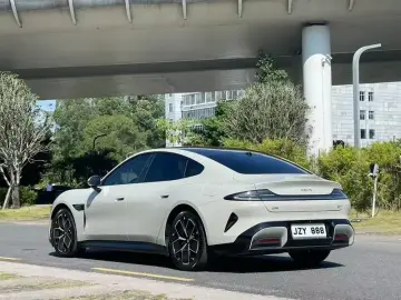 2024 Xiaomi SU7 с пробегом 25 000 км
