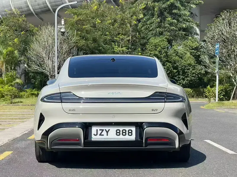 2024 Xiaomi SU7 с пробегом 25 000 км