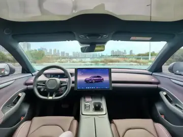 2024 Xiaomi SU7 с пробегом 32 000 км