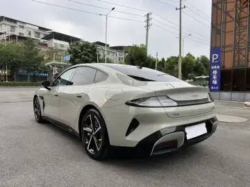 2024 Xiaomi SU7 с пробегом 32 000 км