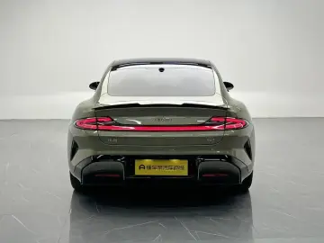 2024 Xiaomi SU7 с пробегом 31 800 км