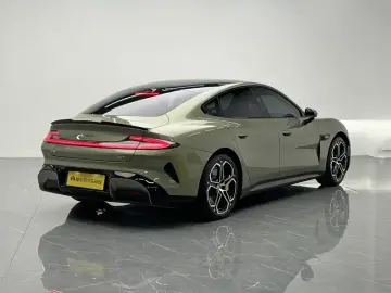 2024 Xiaomi SU7 с пробегом 31 800 км