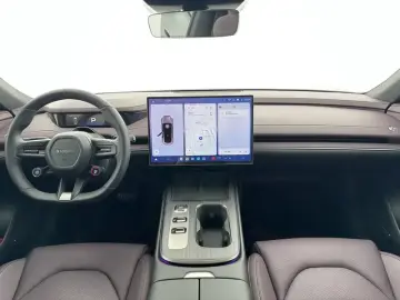 2024 Xiaomi SU7 с пробегом 16 000 км