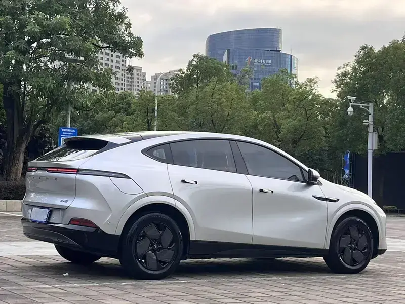 2025 Xpeng G6 с пробегом 16 000 км