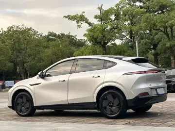 2025 Xpeng G6 с пробегом 16 000 км