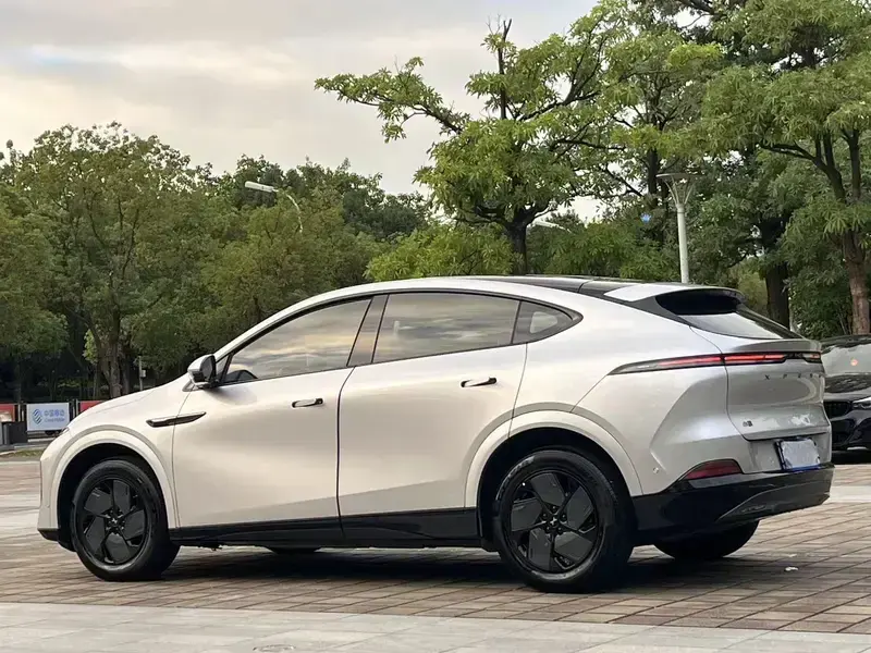 2025 Xpeng G6 с пробегом 16 000 км