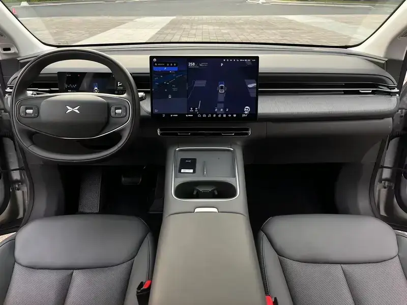 2025 Xpeng G6 с пробегом 16 000 км