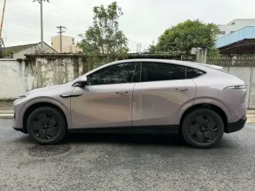 2025 Xpeng G6 с пробегом 5 800 км