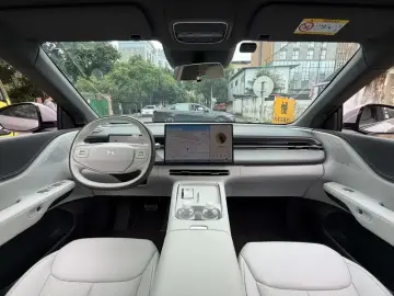 2025 Xpeng G6 с пробегом 5 800 км