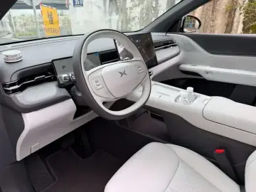 2025 Xpeng G6 с пробегом 5 800 км