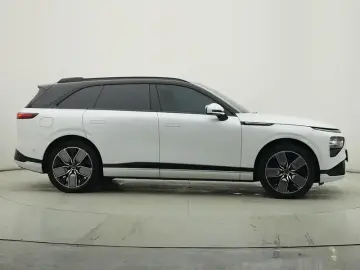 2022 Xpeng G9 с пробегом 87 000 км
