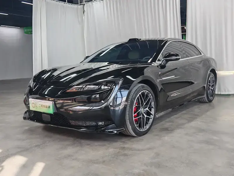2025 BYD Yangwang U7 с пробегом 3 000 км