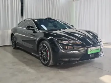 2025 BYD Yangwang U7 с пробегом 3 000 км