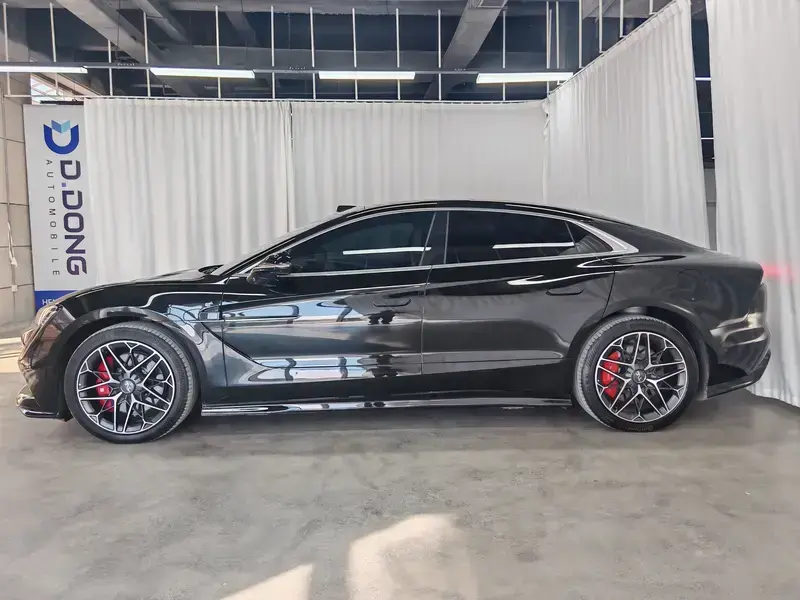 2025 BYD Yangwang U7 с пробегом 3 000 км