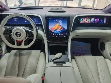 2025 BYD Yangwang U7 с пробегом 3 000 км