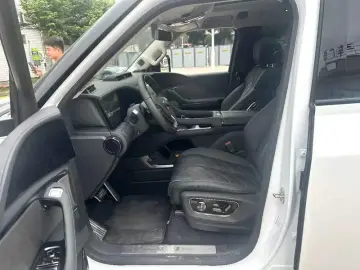 2026 BYD Yangwang U8 с пробегом 8 000 км