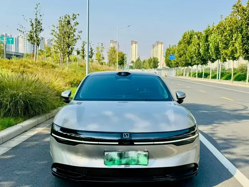 2024 Zeekr 007 с пробегом 19 000 км