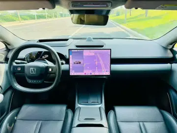 2024 Zeekr 007 с пробегом 19 000 км